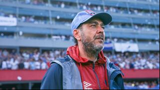 Recoba, DT de Nacional: “Vi tres veces el Always Ready-Cristal, no es normal jugar a 4.000 metros”