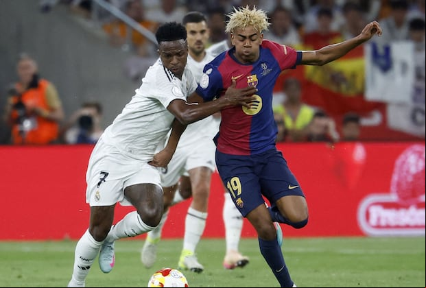 Real Madrid y Barcelona se ven las caras este domingo por la fecha 35 de LaLiga de España. (Foto: AFP)