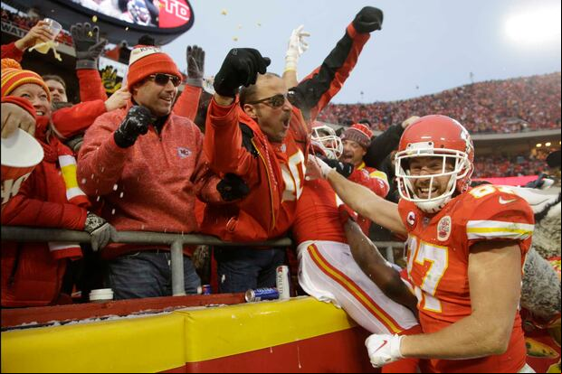 Es uno de los más destacados de la NFL (Foto: Ap/ Charlie Riedel)