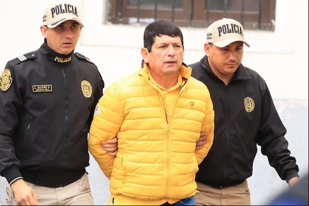 La madrugada del 7 de noviembre marcó un giro inesperado en la Federación Peruana de Fútbol (FPF) cuando su presidente, Agustín Lozano Saavedra, fue detenido preliminarmente.