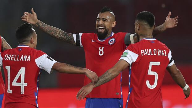 Arturo Vidal solo perdió dos de los nueve partidos que jugó frente a Perú. (Foto: Getty Images)