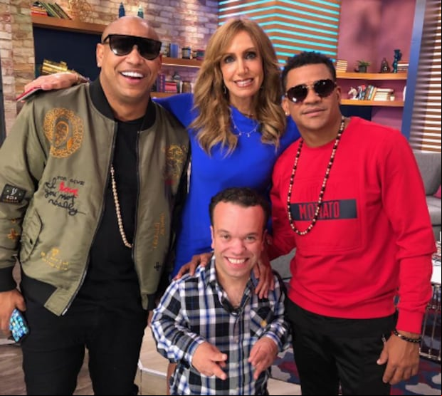 Junto a Gente de Zona (Foto: Carlitos el productor / Instagram)