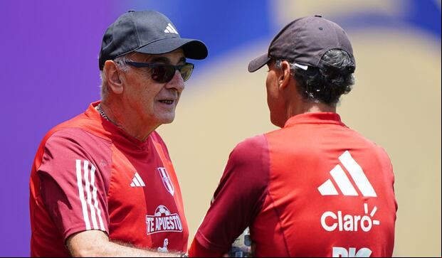 Jorge Fossati y el diálogo que tuvo con 'Chemo' del Solar en su primer día de entrenamiento como seleccionador. (Foto: Selección Peruana)
