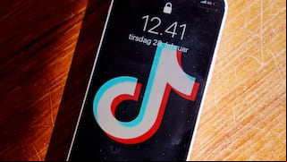 What time did the law prohibiting the use of TikTok in the USA come into effect?