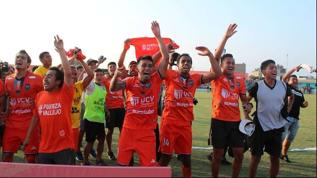 César Vallejo ganó el trofeo de Segunda División en la temporada 2018. (Foto: César Vallejo)