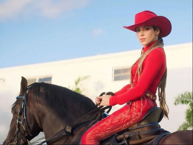 Shakira encarnó a Selena mientras interpretaba este regional texano (Foto: YouTube)