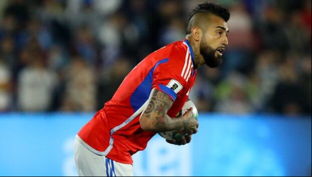 Arturo Vidal se perfila como titular y capitán de Chile frente a Perú. (Foto: Getty Images)