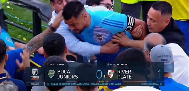 Sergio Romero tuvo fuerte cruce con hinchas de Boca. (Captura)