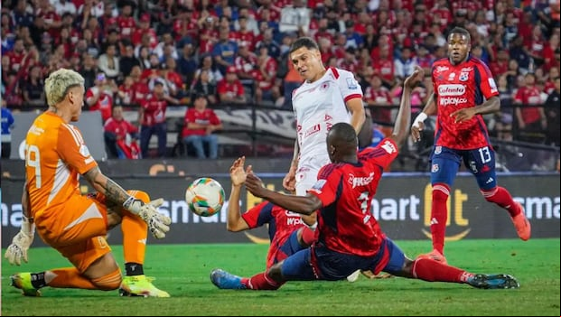 El volante colombiano no logró culminar todo el partido frente al DIM. (Foto: Colprensa)