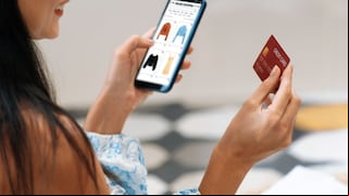 7 de cada 10 peruanos emplea sus celulares para compras durante campañas navideñas