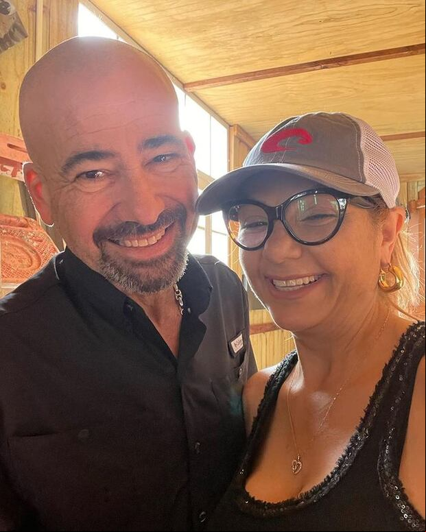 Junto a su compañero de vida (Foto: Nayda Colón / Instagram)
