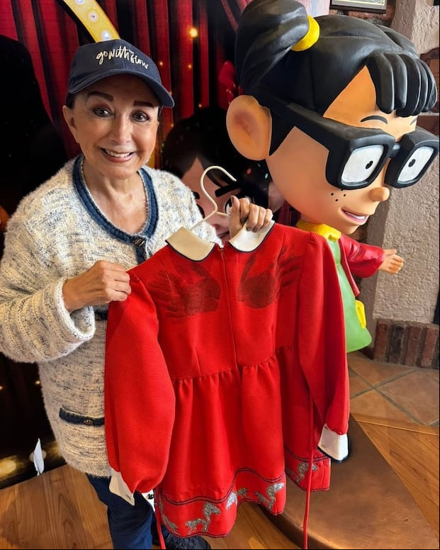 La mexicana con un vestido de su querido personaje de El Chavo del 8 (Foto: María Antonieta de las Nieves / Instagram)