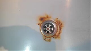Qué hago si mi bañera está picada: tips para arreglarla