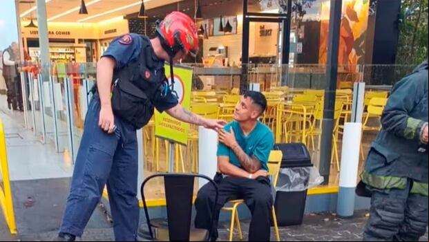 Según información policial, Tiago Palacios y su acompañante se negaron a ser llevados a un centro hospitalario. (Foto: X).