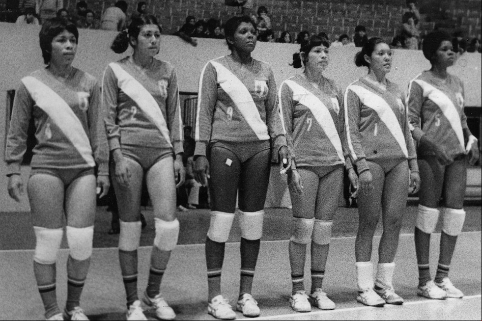 Con la Selección Peruana de Vóley, Lucha Fuentes participó en dos Olimpiadas, dos Copas del Mundo, cuatro Mundiales, cuatro Panamericanos y seis Sudamericanos. (Foto: GEC Archivo Histórico)