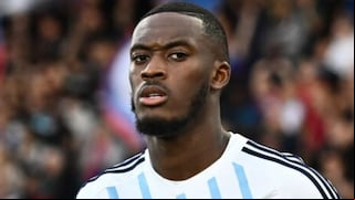 Jugador de la Premier League desmiente estar en la lista de Epstein: “Es absurdo, era niño”