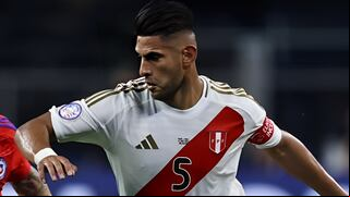 ¡Cómo rugió el capitán! Carlos Zambrano y todo lo que pasó para que entendiera su rol de líder en Perú