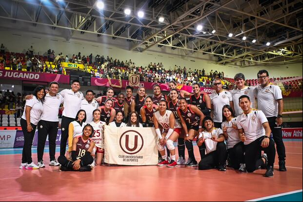 Las 'Pumas' ganaron 3-1 a la San Martín con parciales de 18-25, 28-26, 25-13 y 25-18. (Foto: @universitariovoley)