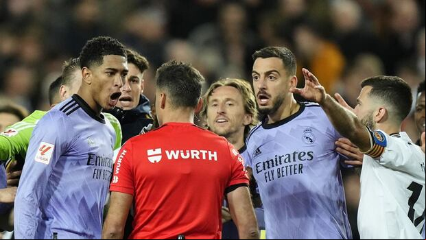 Bellingham estalló contra el árbitro Gil Manzano. (Foto: Getty Images)