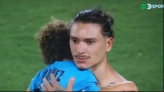 Corrió peligro: Darwin Núñez tuvo que consolar a su hijo tras agresiones con hinchas colombianos