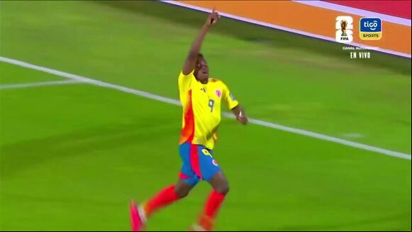 Gol de Carlos Gómez en el Uruguay vs. Colombia. (Video: Tigo Sports)