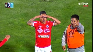 ¡Un toque sutil! Gol de Christian Cueva para el 2-1 de Cienciano vs. ADT