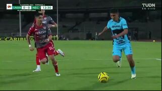 ¡Pudo ser su primera asistencia! La jugada de Quispe que casi termina en el 1-0 de Pumas vs. Necaxa
