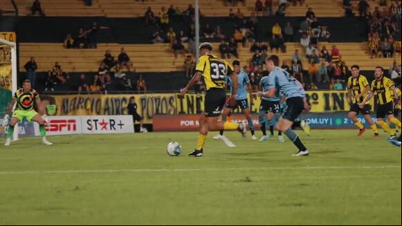 Peñarol repasó una jugada de Nahuel de Armas. (Video: Twitter)