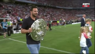 ¡Ídolo en Alemania! Claudio Pizarro apareció en la final entre Bayern y Leipzig