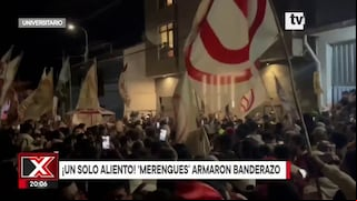 Hinchas de Universitario realizan ‘banderazo’ previo a duelo ante Chankas