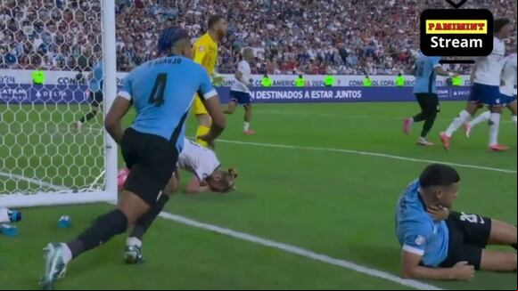 Maximiliano Araujo salió lesionado en Uruguay vs. Estados Unidos. (Video: X)