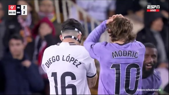 Lesión de Mouctar Diakhaby en Real Madrid vs. Valencia. (Video: ESPN)