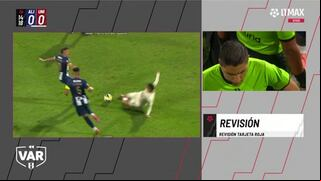 ¡Con uno menos! Pablo Lavandeira recibió una tarjeta roja en el Alianza Lima vs. Universitario