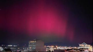 Se hace viral inusual fenómeno que tiñó de fucsia los cielos argentinos