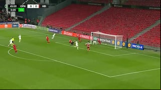 ¡Lo dejó solo frente al arco! Asistencia de Marcos López para Copenhague en la Conference League