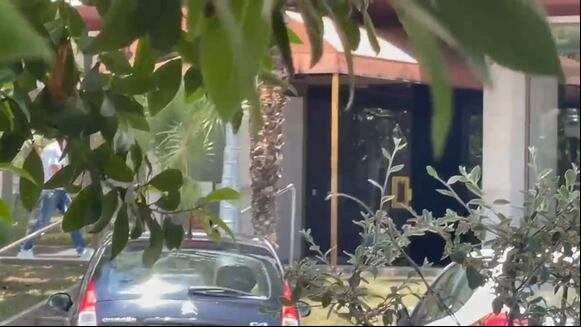 Jorge Messi y Joan Laporta se reunieron para tratar el posible regreso de Lionel al Barcelona. (Video: Toni Juanmartí)