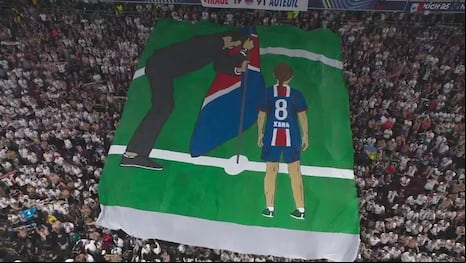 ¡Un abrazo al cielo! El homenaje de la hinchada del PSG para Xana, hija de Luis Enrique