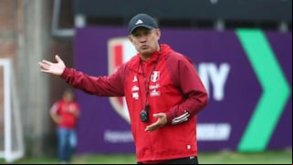 Mientras se resuelve su contrato: Juan Reynoso fue a la Videna a ver a la Sub-23