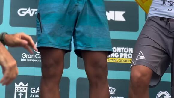 La premiación de Maycon Yancce en el Mundial de Bodyboard. (Video: Difusión)