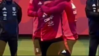El reencuentro esperado: Lapadula y el emotivo abrazo al volver a ver a Cueva en la selección