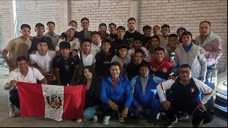 ¡Grande León! Carlos Zambrano recibió en la Videna a la Sub 17 de Puno y les dedicó tierno mensaje