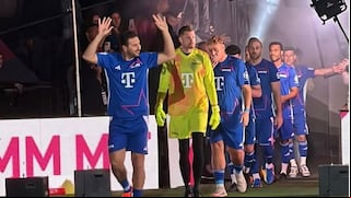 El ‘bombazo’ del ‘Bombardero de los Andes’: golazo de Claudio Pizarro como Embajador del FC Bayern