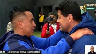 Al borde del llanto: el abrazo entre Cueva y el ‘Checho’ Ibarra tras la victoria de Cienciano