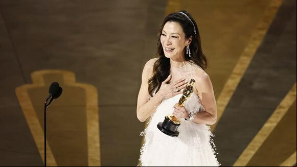 Michelle Yeoh gana el Oscar a Mejor Actriz 2023 por ‘Todo a la vez en todas partes’ (Video: ABC/Oscars).