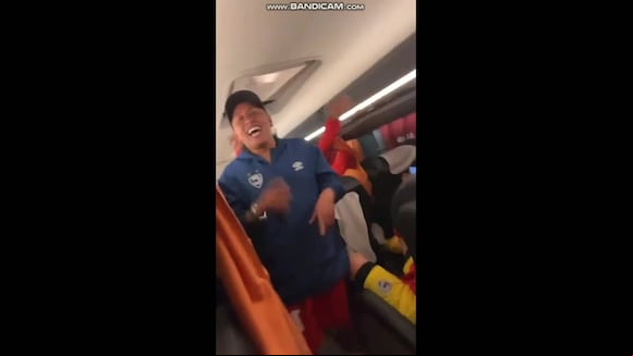 Christian Cueva celebró la clasificación de Cienciano al ritmo de 'El Cervecero' (Video: Instagram / Luis Benites)