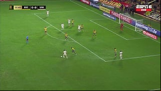 ¡Todo lícito! Gol de Edison Flores para el 1-0 de Universitario vs Barcelona SC