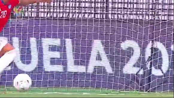 Atajada de Diego Romero en Perú vs. Chile. (Video: Conmebol)